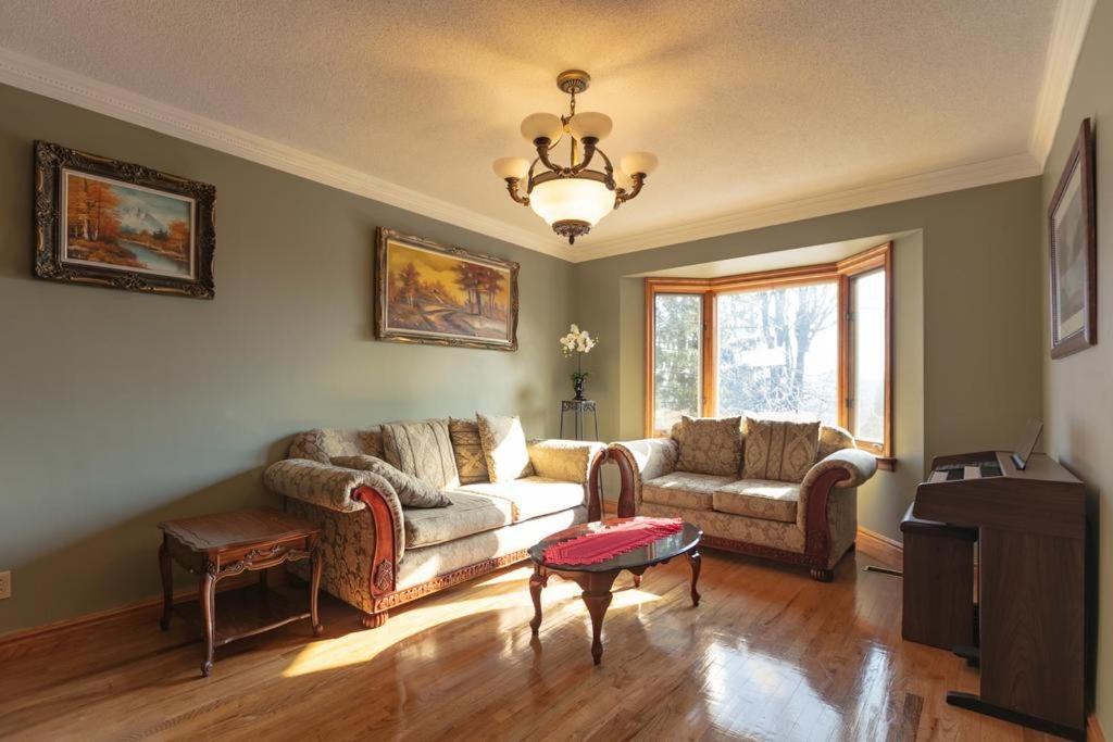 Villa Alexandrea Niagara Falls Exterior photo